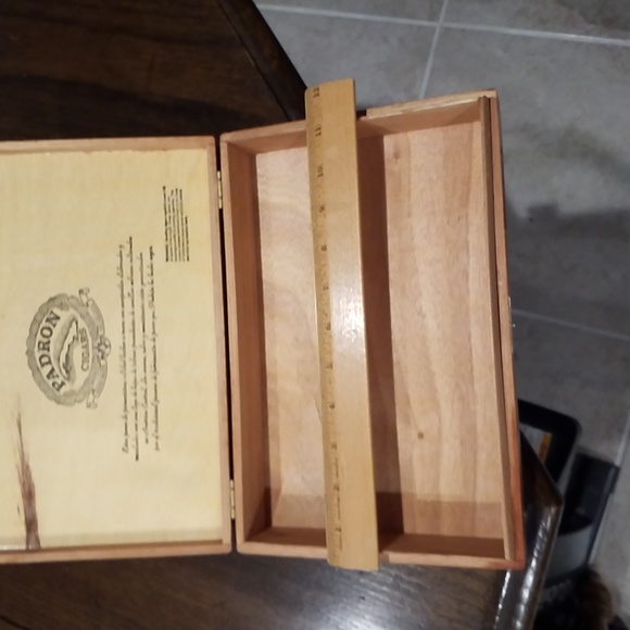 Authentic Wooden Cigar Box - Picture 8 of 9